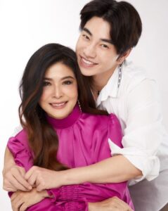 “น้องฉัตร" เปลี่ยนลุค “หญิงหน่อย” สวยจนแทบจำไม่ได้